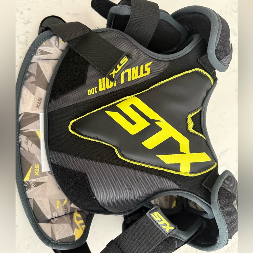 STX Stallion 100 Lacrosse Shoulder Pads